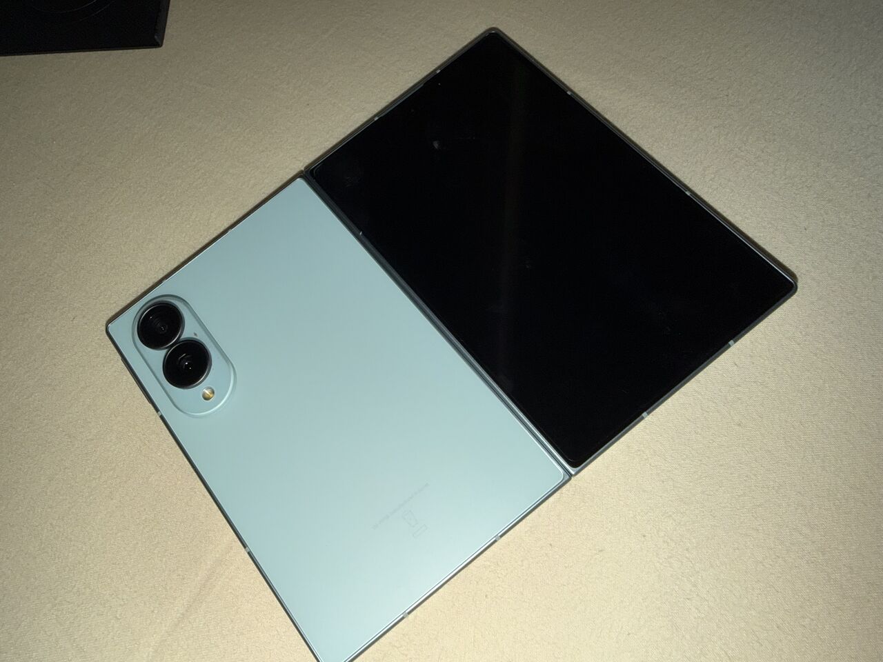 Khobar, Mobile Phones, SAR 6300,  Samsung Z Fold 8 256GB | 1 Month Old | Like New + SAR 400 Original Case 🔥