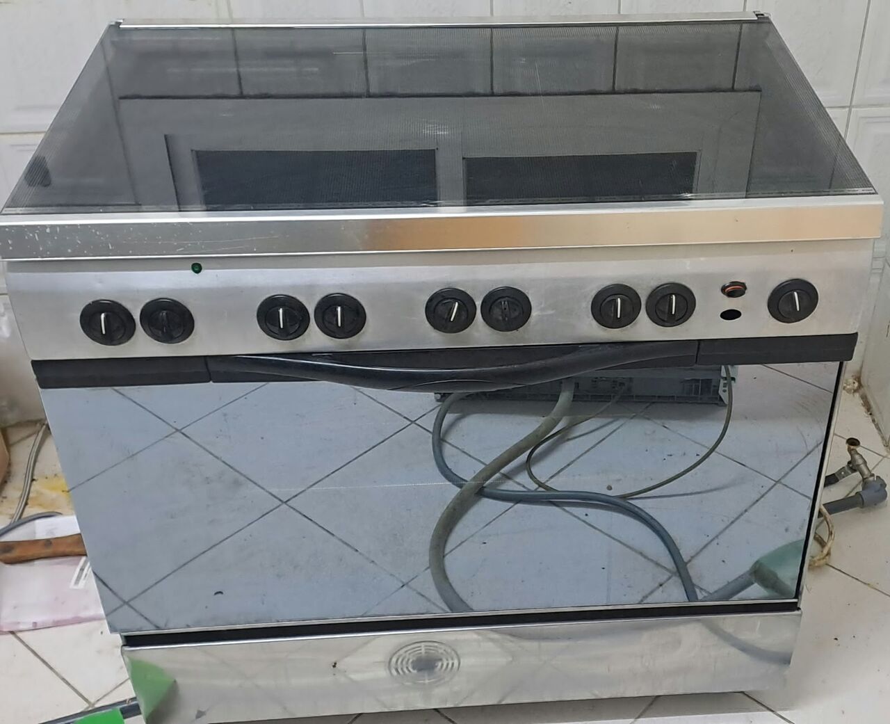 Jeddah, Appliances, SAR 350,  Gas Cooking Range ( Stove ) With 6 Burners  & Oven For Sale In Rehab.