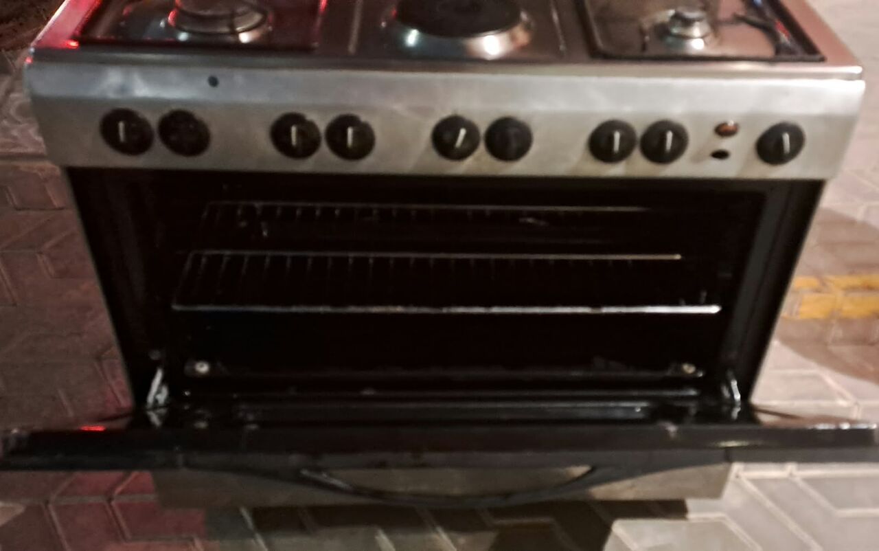 Jeddah, Appliances, SAR 350,  Gas Cooking Range ( Stove ) With 6 Burners  & Oven For Sale In Rehab.