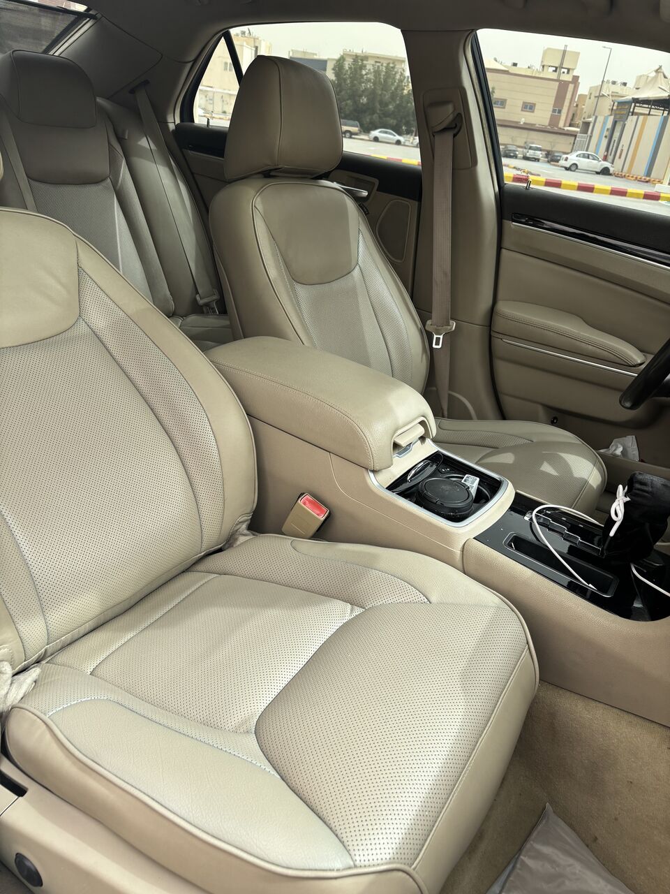Riyadh, Vehicles, Cars & Trucks , SAR 43000,  Chrysler 2012 Hemi,  2012,  Automatic,  119 KM,  Chrysler