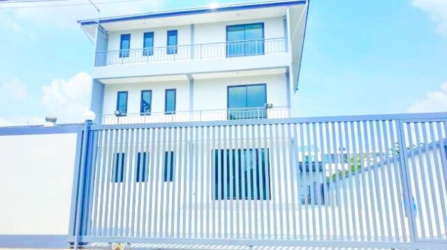 Bangkok, Villas, THB 64998,  97 Sq. Feet,  โชคชัย4 บ้านเดี่ยว 3ชั้น 8นอน เซ็นทรัล 