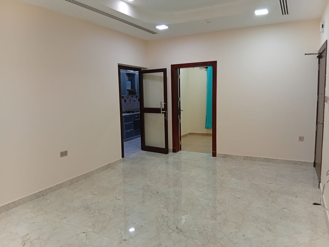 Tubli, Apartments, Flats, Houses & Villas, BHD 250/month,  Furnished,  3 BR,  Semi-Furnished | Tubli | Parking | Closed Kitchen | Security | Maintenance