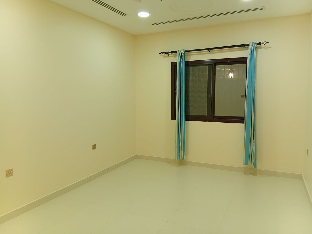Tubli, Apartments, Flats, Houses & Villas, BHD 250/month,  Furnished,  3 BR,  Semi-Furnished | Tubli | Parking | Closed Kitchen | Security | Maintenance