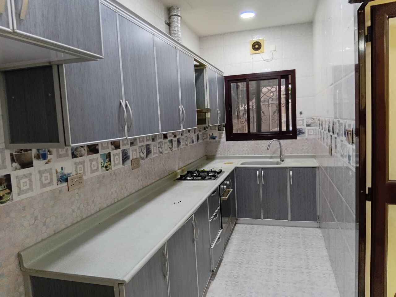 Tubli, Apartments, Flats, Houses & Villas, BHD 250/month,  Furnished,  3 BR,  Semi-Furnished | Tubli | Parking | Closed Kitchen | Security | Maintenance