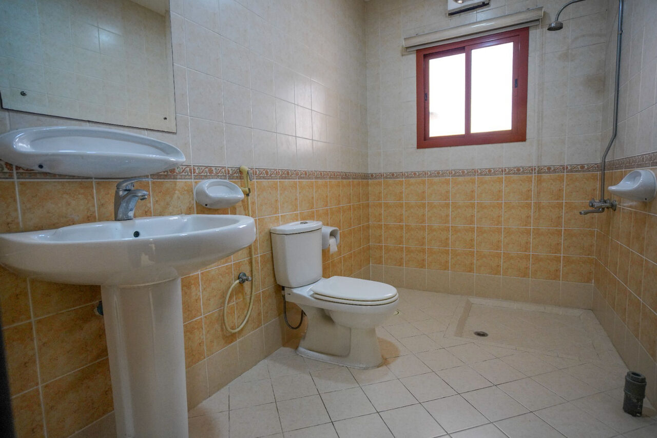 Manama, Apartments, Flats, Houses & Villas, BHD 350/year,  2 BR,  Rent