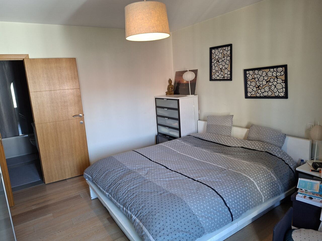 Brussels, Apartments, Flats, Houses & Villas, EUR 1620/month,  Furnished,  2 BR,  Furnished 2-bedroom Apartment, Saint-Boniface Church View.