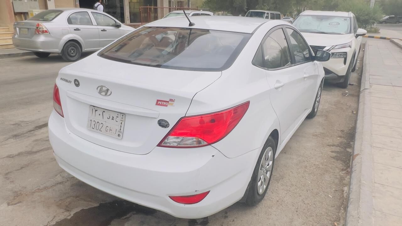 Al Wizarat, Vehicles, Cars & Trucks , SAR 22000,  Hyundai Accent,  2016,  Automatic,  156000 KM,    - Mint Condition (Executive Used) - Low Mileage