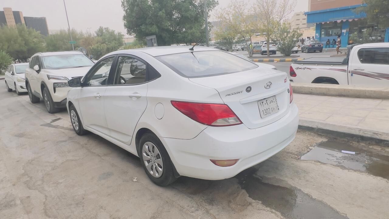 Al Wizarat, Vehicles, Cars & Trucks , SAR 22000,  Hyundai Accent,  2016,  Automatic,  156000 KM,    - Mint Condition (Executive Used) - Low Mileage
