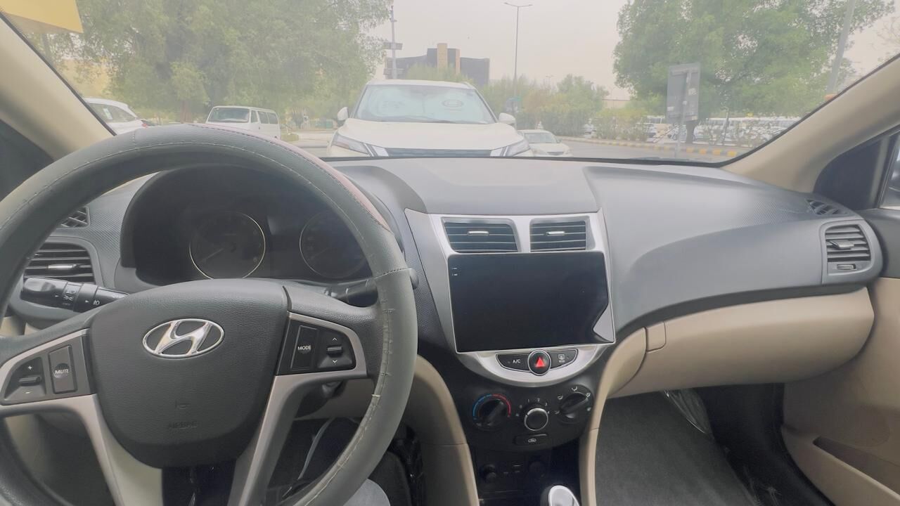 Al Wizarat, Vehicles, Cars & Trucks , SAR 22000,  Hyundai Accent,  2016,  Automatic,  156000 KM,    - Mint Condition (Executive Used) - Low Mileage