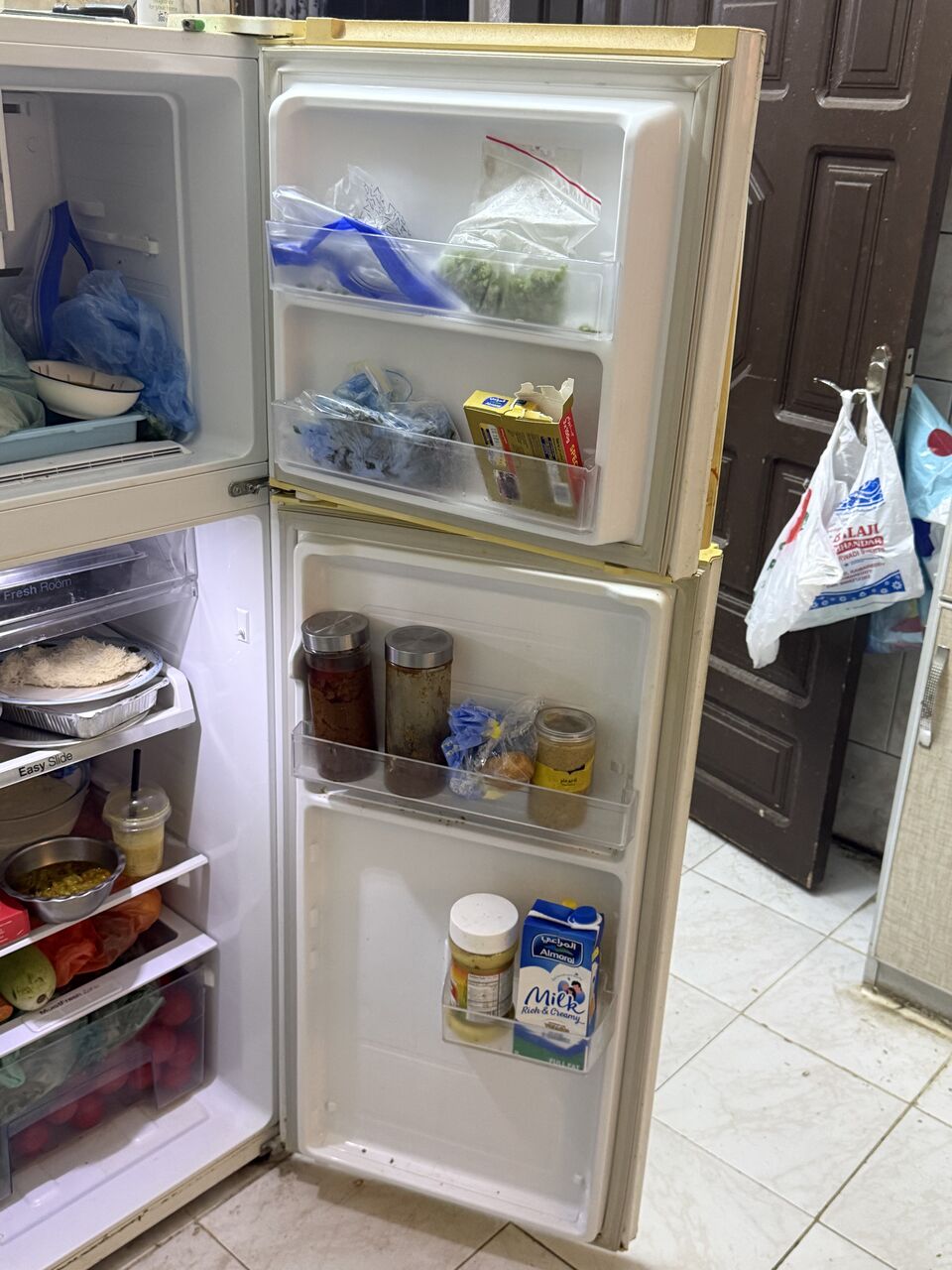 Jizan, Appliances, SAR 550,  Refrigerator (Samsung Double Door)