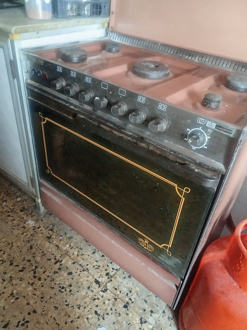 Riyadh, Appliances, SAR 300,  Oven And Almirah