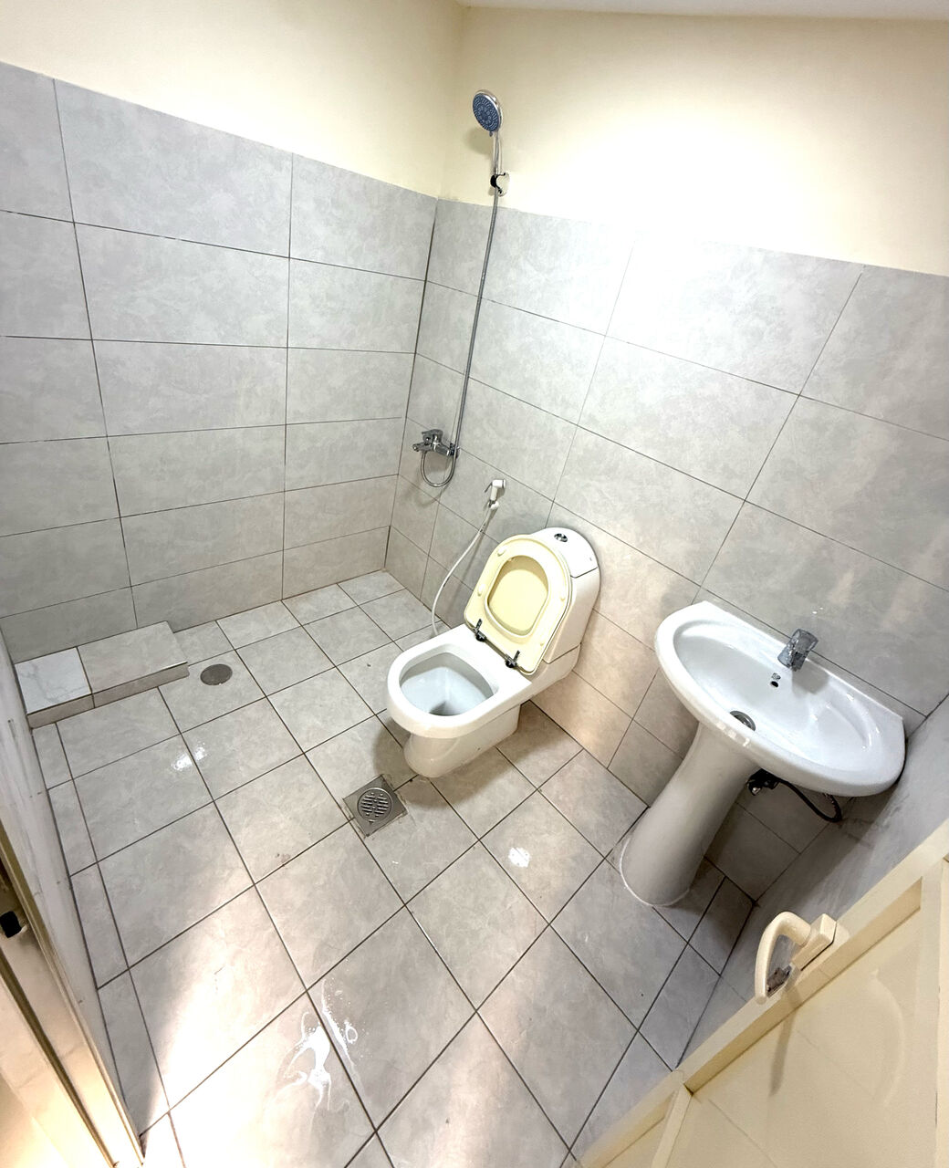 Fanateer, Apartments, Flats, Houses & Villas, 1 BR,  Spacious Studio, Annual Rent Includes Bills-NOT MONTHLY- Al Fanateer, Unfurnished