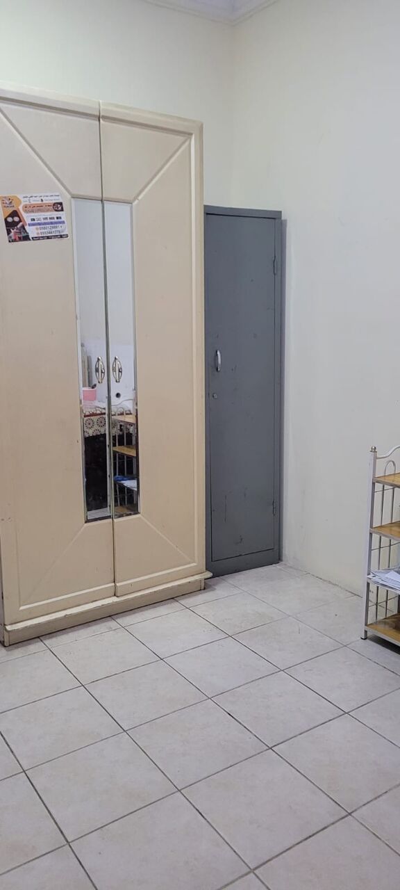 Al Khobar Al Shamalia, Rooms for Rent, SAR 800/month,  Offering One  Furnished Room In 2 Bhk Flat