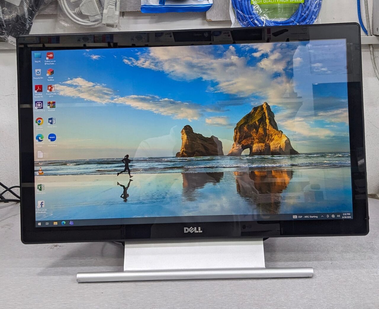 Manama, Tablet Computers, BHD 55,  DELL 22" Touch LED FHD Monitor Just Like New Condition With Power Adapter