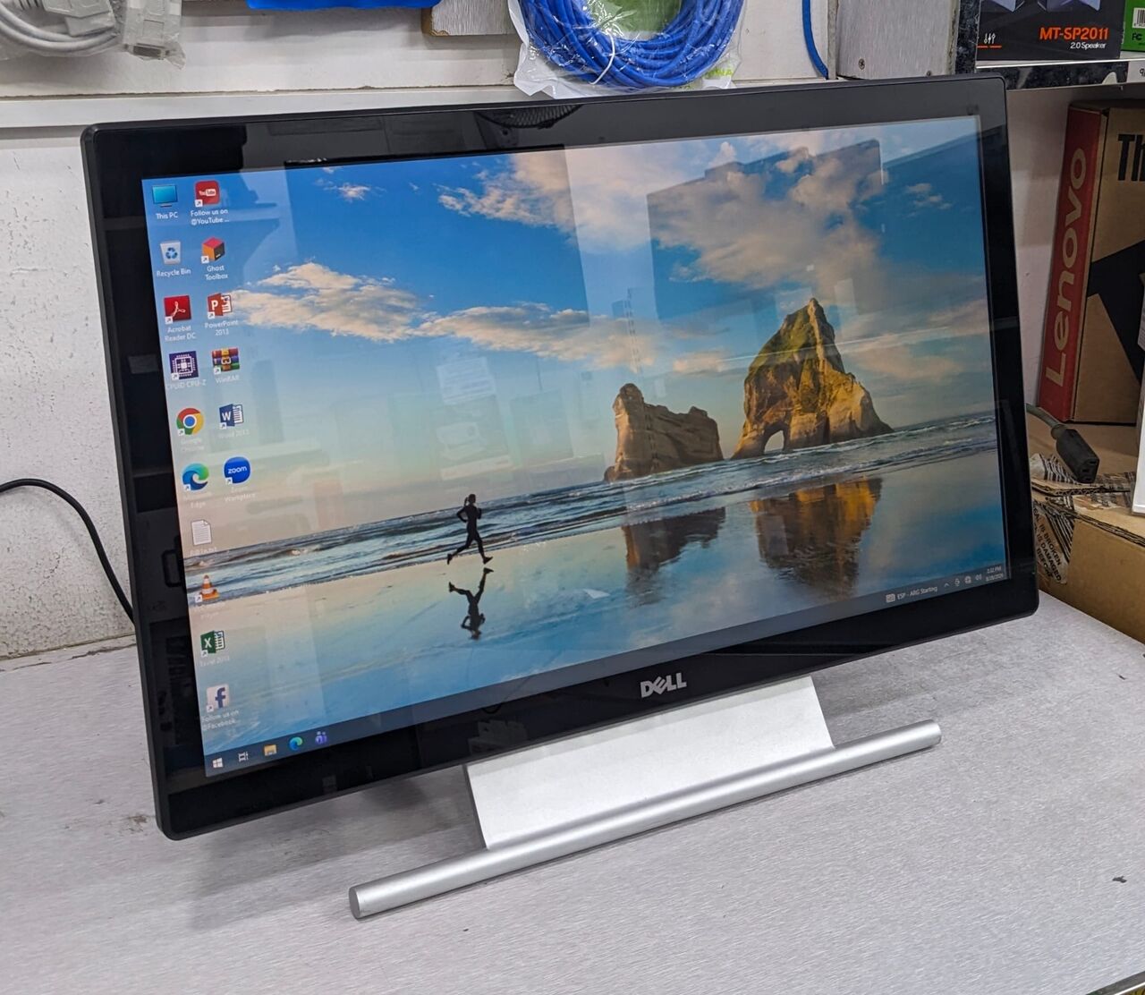 Manama, Tablet Computers, BHD 55,  DELL 22" Touch LED FHD Monitor Just Like New Condition With Power Adapter