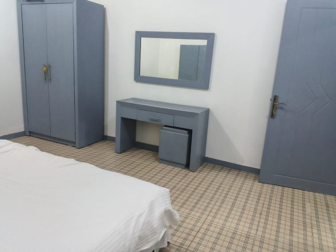 Riyadh, Roommates, SAR 750/month,  1 Room Fully Furnished ( Everything Including )