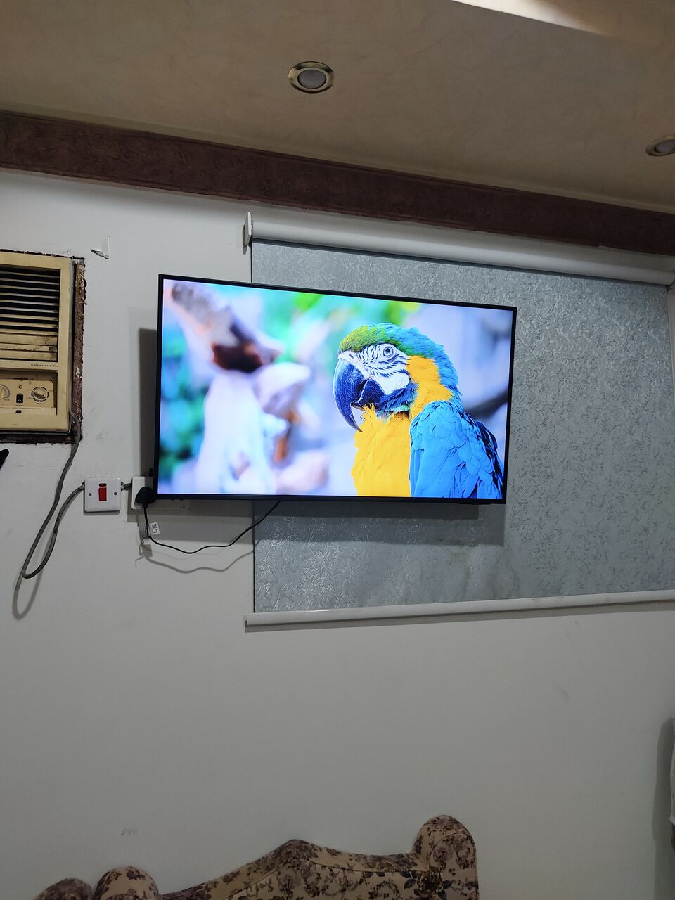 Jeddah, Electronics, SAR 750,  Samsung 43 Inch TV 4K Crystal Video 8 Month Used (New Like Condition)