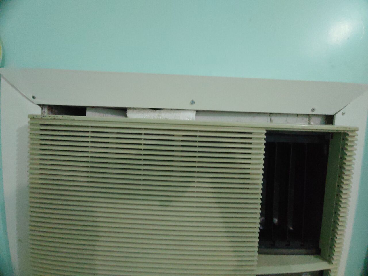 Al Ameer Fawwaz Junobi, Air Conditioners, SAR 325,  Air Conditioner 18000 Btu Carrier Brand