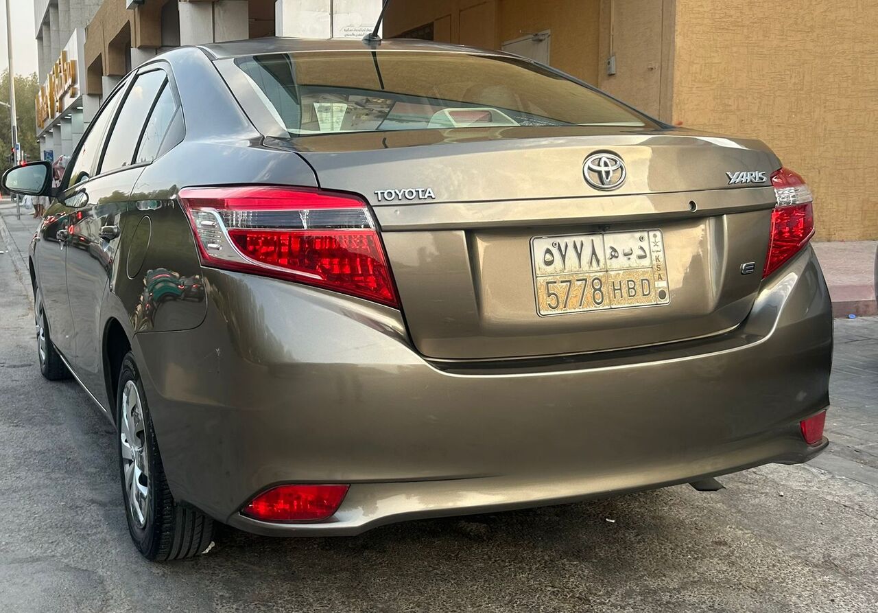 Riyadh, Vehicles, Cars & Trucks , SAR 28000,  Toyota Yaris,  2017,  Automatic,  180000 KM,    , Coffee Brown, Well Maintained - Riyadh