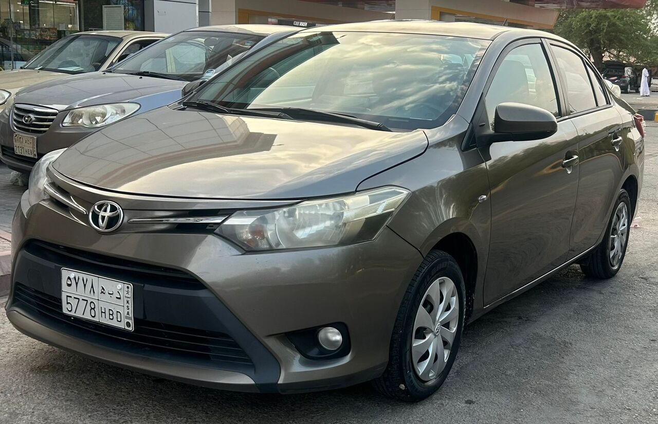Riyadh, Vehicles, Cars & Trucks , SAR 28000,  Toyota Yaris,  2017,  Automatic,  180000 KM,    , Coffee Brown, Well Maintained - Riyadh