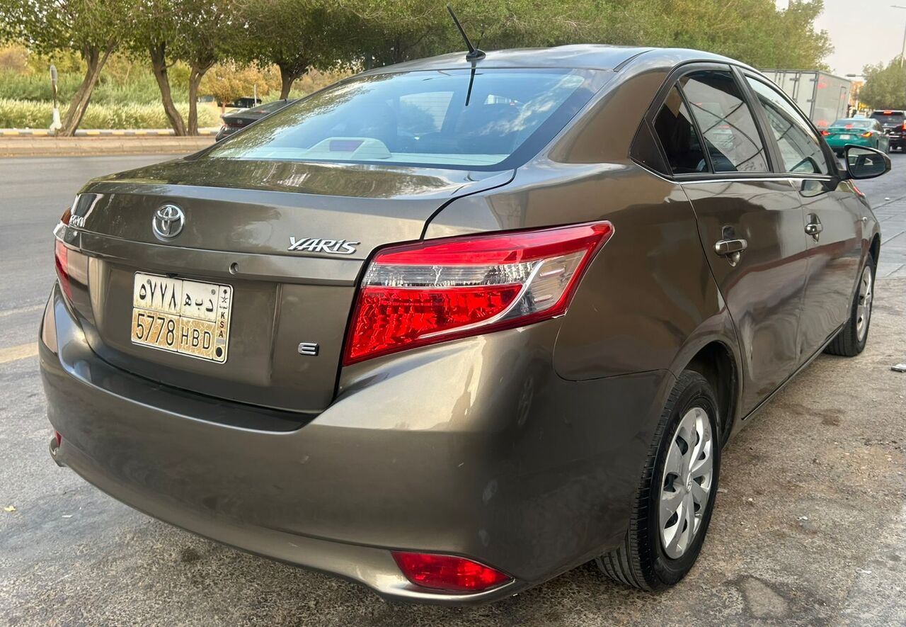 Riyadh, Vehicles, Cars & Trucks , SAR 28000,  Toyota Yaris,  2017,  Automatic,  180000 KM,    , Coffee Brown, Well Maintained - Riyadh
