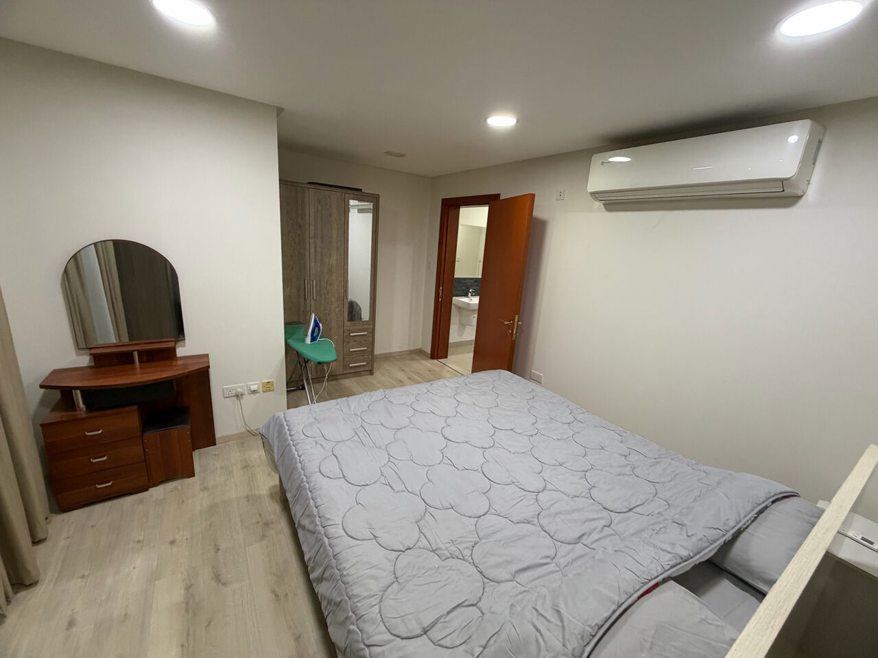 Adliya, Apartments, Flats, Houses & Villas, BHD 300/month,  1 BR,  1 Bedroom  Flat For Rent  With Ewa