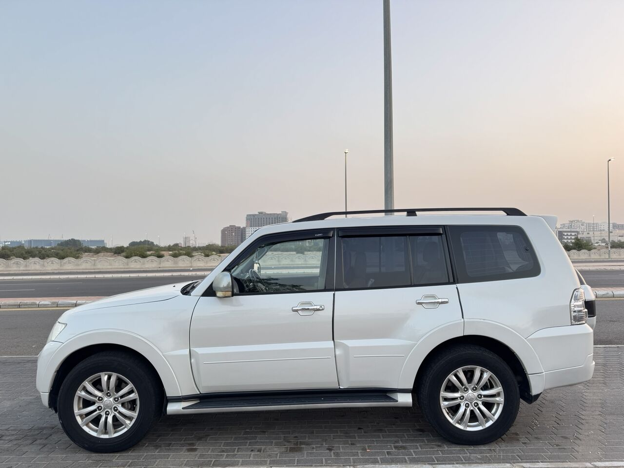 Jeddah, Vehicles, Cars & Trucks , SAR 45000,  Mitsubishi Pajero,  2016,  Automatic,  300000 KM,  Excellent Condition | Reliable Car For A Family