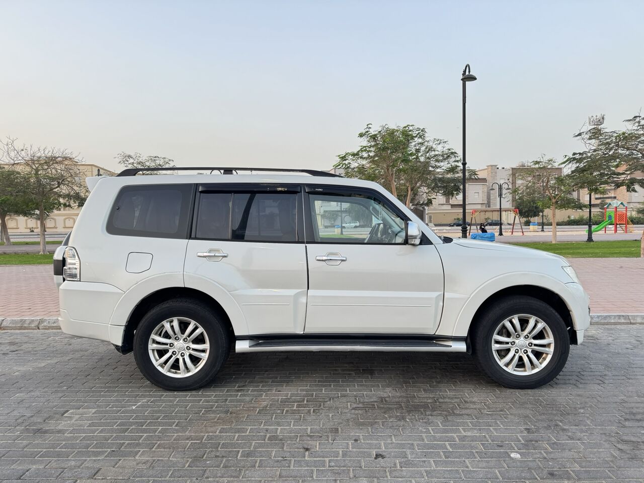 Jeddah, Vehicles, Cars & Trucks , SAR 45000,  Mitsubishi Pajero,  2016,  Automatic,  300000 KM,  Excellent Condition | Reliable Car For A Family
