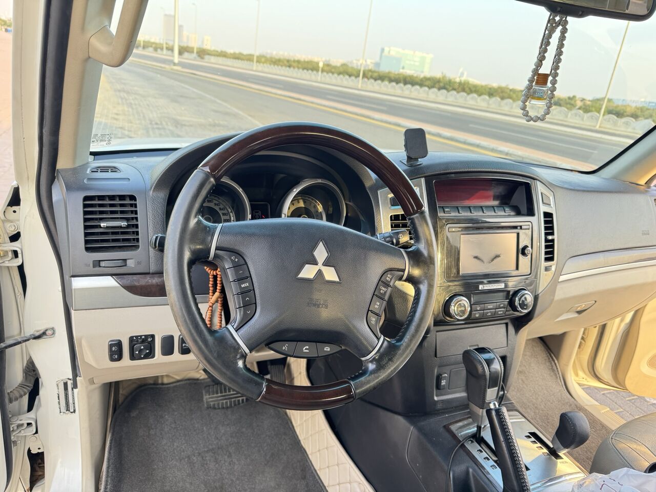 Jeddah, Vehicles, Cars & Trucks , SAR 45000,  Mitsubishi Pajero,  2016,  Automatic,  300000 KM,  Excellent Condition | Reliable Car For A Family