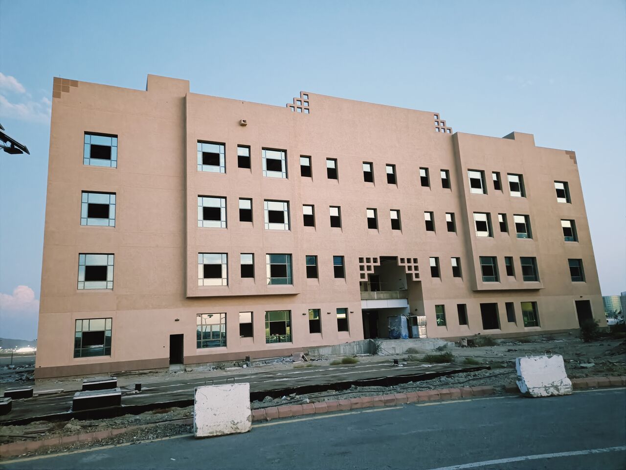 Jeddah, Technical, Gypsum Board, Aluminum, Carpentry, Paint & Glass Contractor