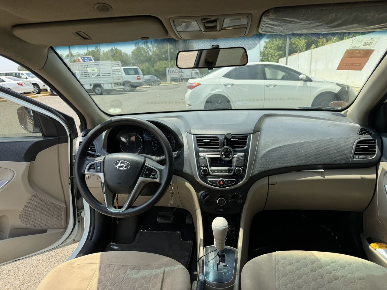 Jeddah, Vehicles, Cars & Trucks , SAR 24000,  Hyundai Accent,  2015,  Automatic,  310000 KM,    &ndash; Full Option With Sunroof &ndash; For Sale