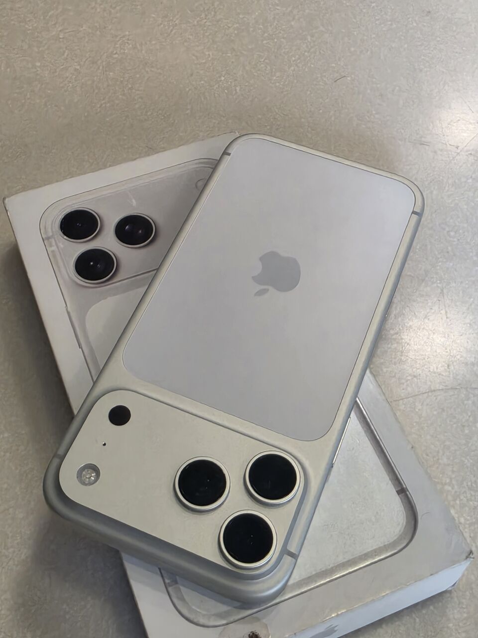 Dammam, Mobile Phones, SAR 4300,  IPhone 17 Pro Max