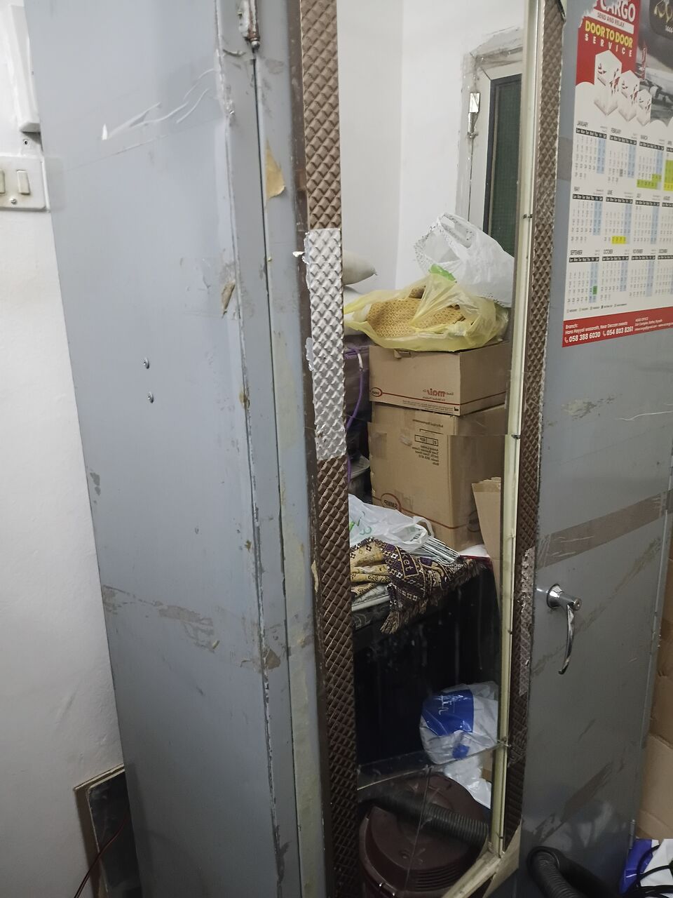 Kabul, Furniture, AFN 200,  I Want To Sell 1 Wooden Cabinet, 1 Wardrobe, 1Almirah, 3beds