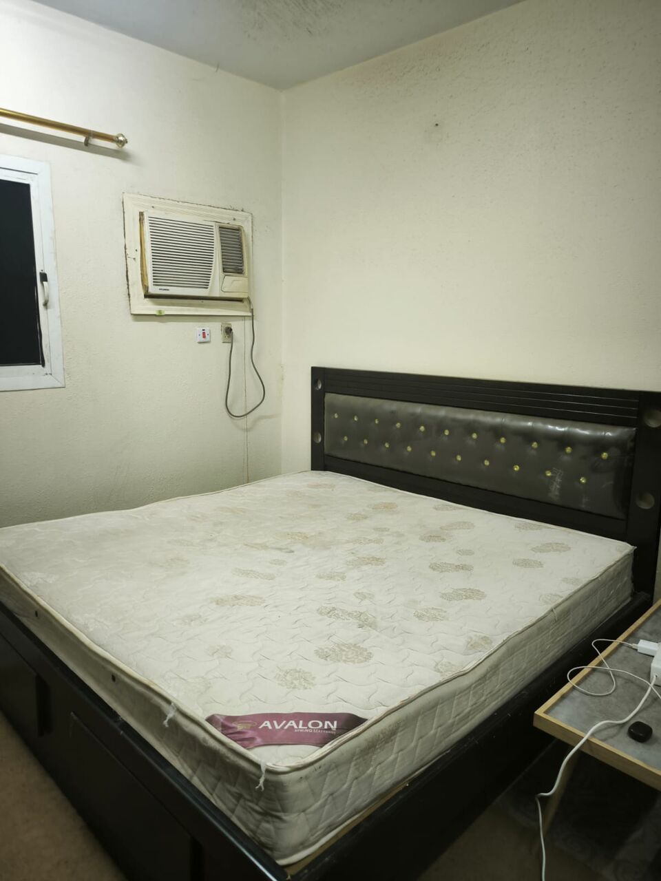 Jubail, Furniture, SAR 560,  King Size Bed With Mattress & Kitchen/Room Table