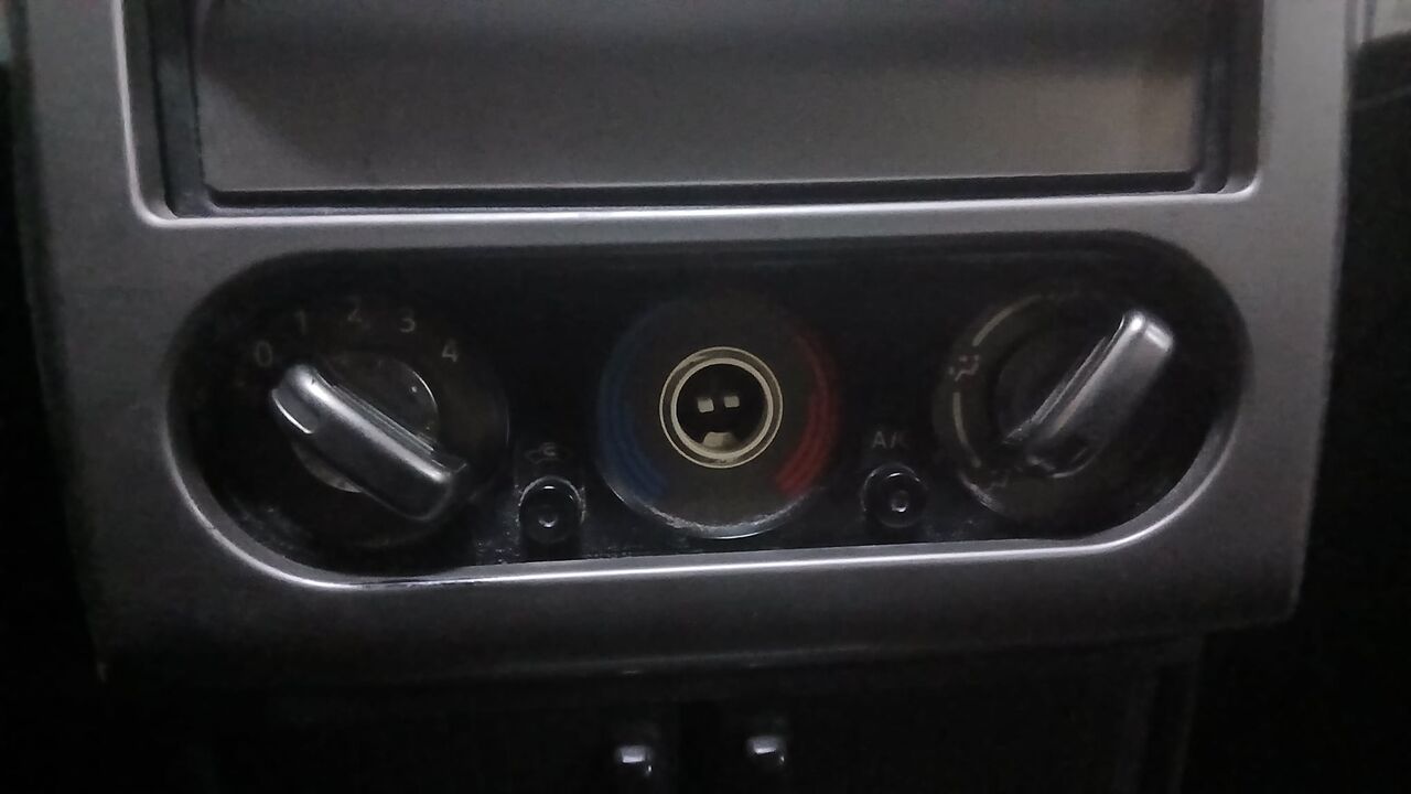 Juffair, Items Wanted, Nissa Xtrail Car Ac Control