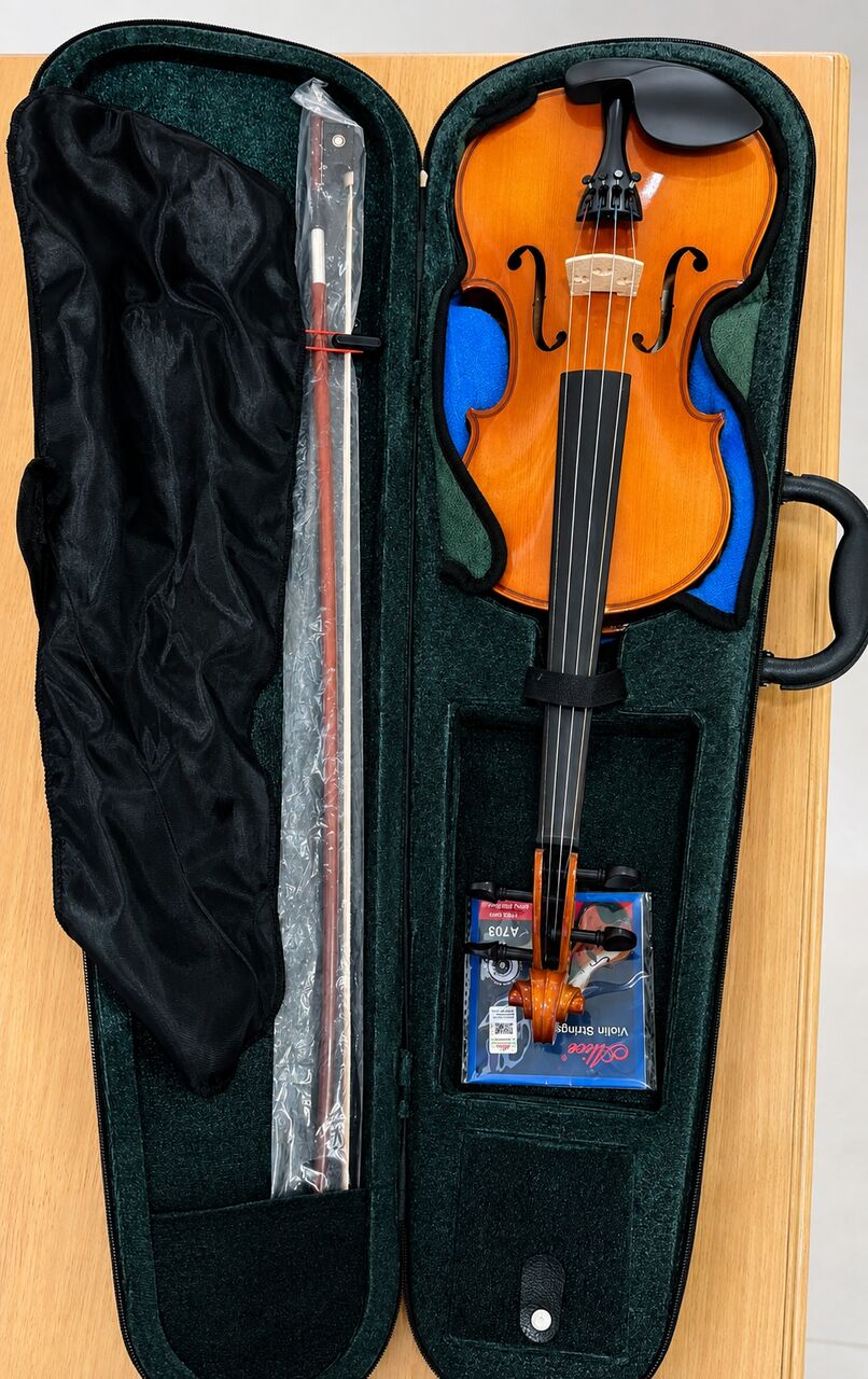 Salmaniya, Musical Instruments, BHD 52,  Violin Complete Set With Case, Bow & Music Stand