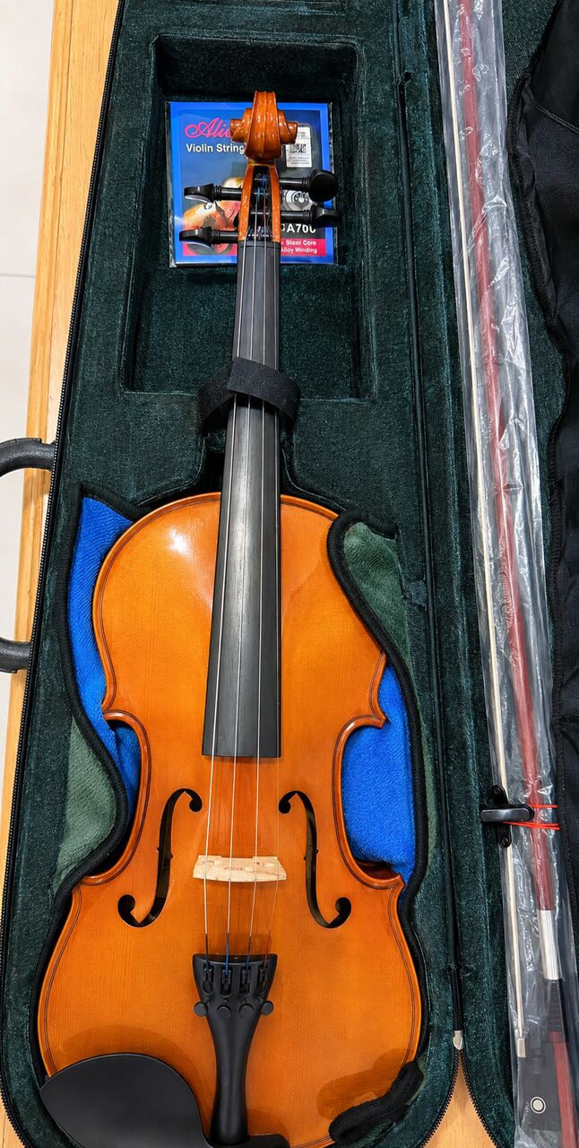Salmaniya, Musical Instruments, BHD 52,  Violin Complete Set With Case, Bow & Music Stand
