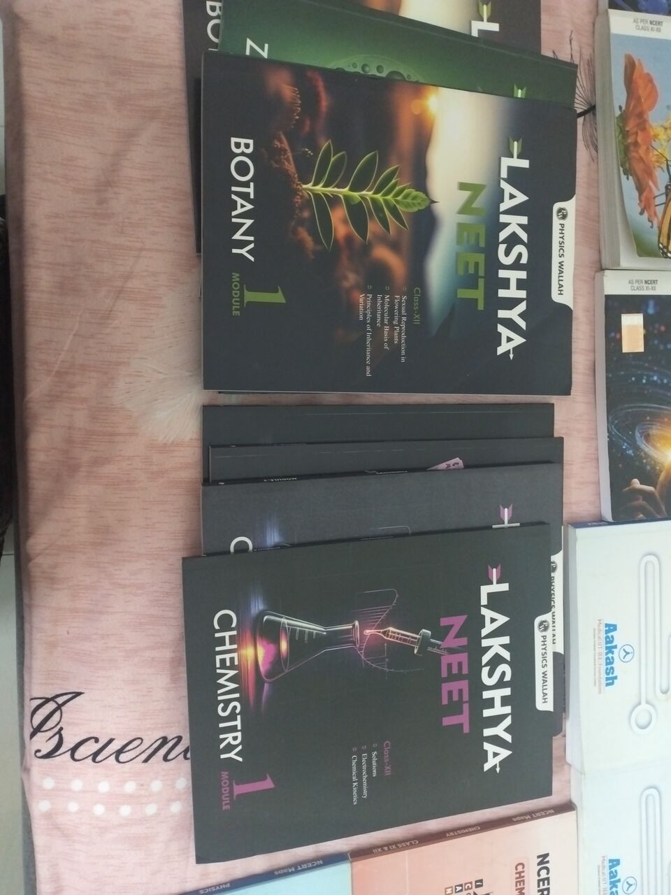 Mahooz, Books, BHD 70,  NEET PW And Akash Books Good As New With 50 Practice Question Papers With Omr Sheets