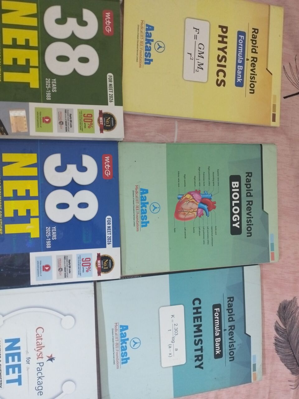 Mahooz, Books, BHD 70,  NEET PW And Akash Books Good As New With 50 Practice Question Papers With Omr Sheets