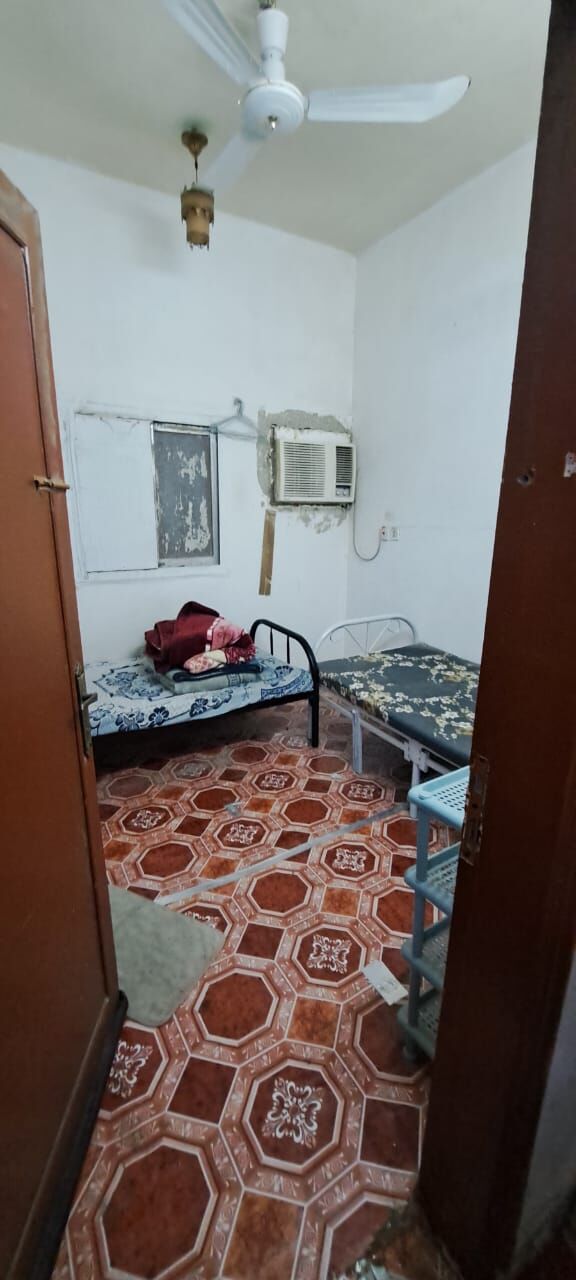 Al Wizarat, Rooms for Rent, SAR 800/month,  Single Room Available Ground Floor (Opposite Chatkhare/Malaz Restaurant Hara)