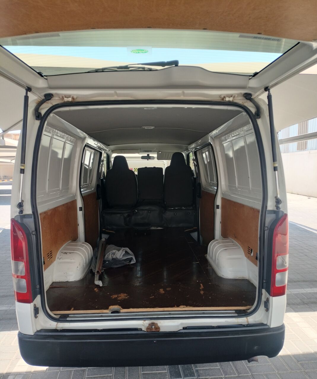 Manama, Vehicles, Cars & Trucks , Toyota Hi-Ace,  2014,  Manual,  146000 KM,   Toyota Hiace Cargo Delivery Goods
