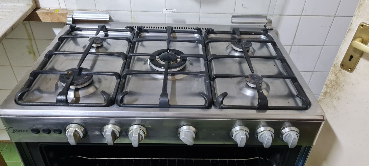 Manama, Appliances, BHD 75,  Midea 5-Burner Gas Cooker With Oven &ndash; 39346100