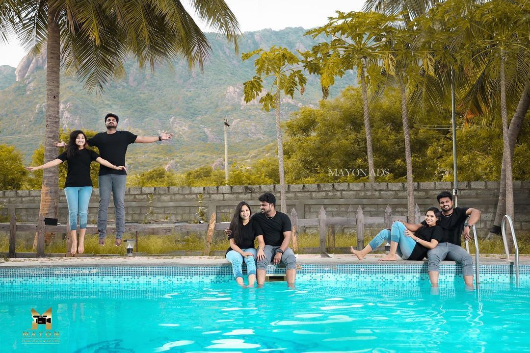 Mumbai, Restaurants, Resort With Indoor And Outdoor Games