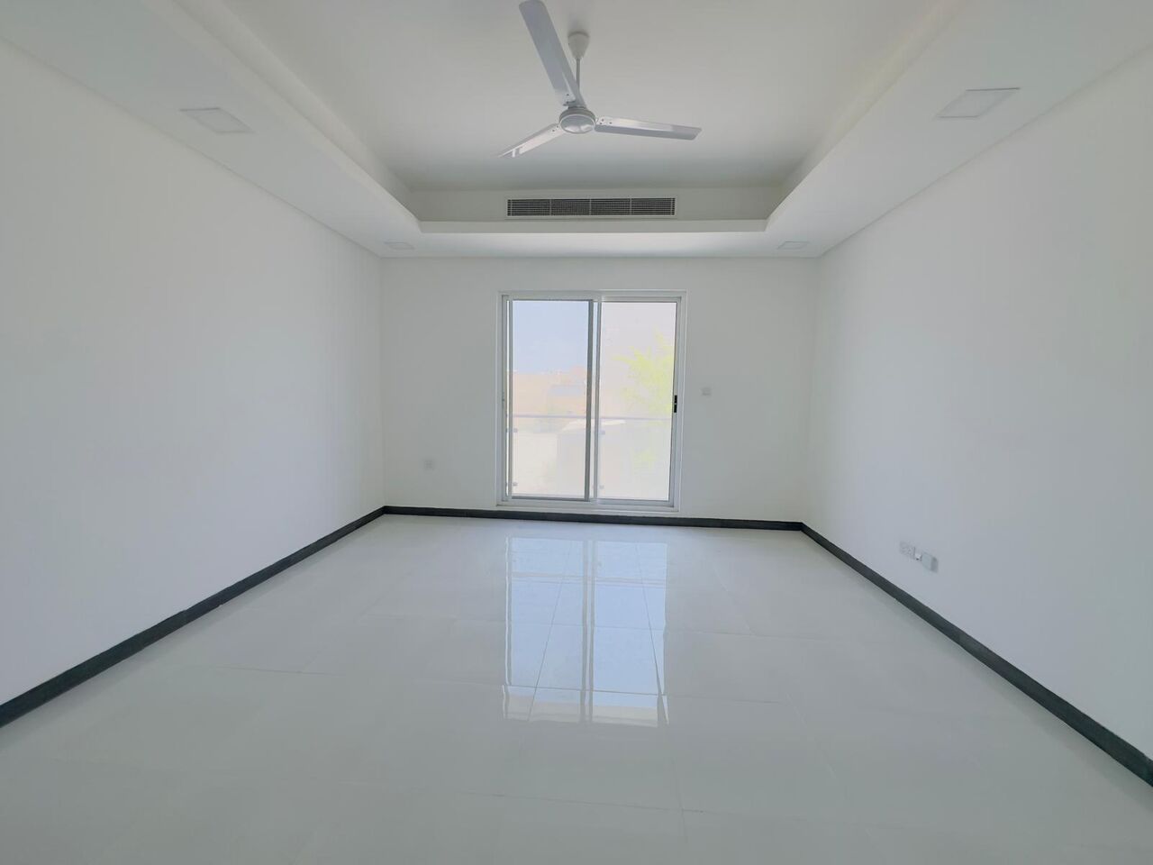 Manama, Apartments, Flats, Houses & Villas, BHD 240/month,  2 BR,  170 Sq. Meter,  Modern 2BHK|Balcony|Elevator|central And Spilt Ac