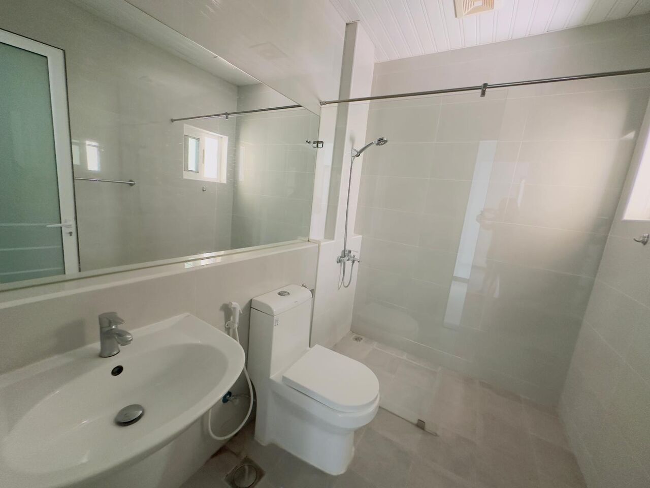 Manama, Apartments, Flats, Houses & Villas, BHD 240/month,  2 BR,  170 Sq. Meter,  Modern 2BHK|Balcony|Elevator|central And Spilt Ac