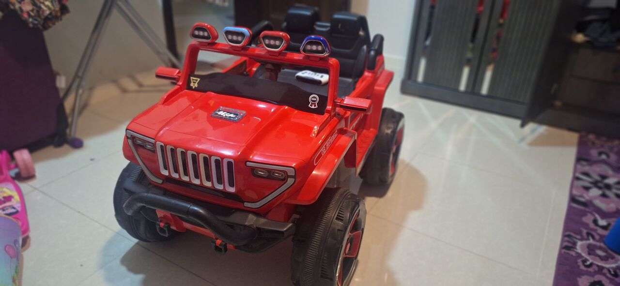 Al Rakah Al Janubiyah, Baby & Kid Stuff, SAR 200,  Kids ELECTRIC JEEP 2 Seater FOR SALE