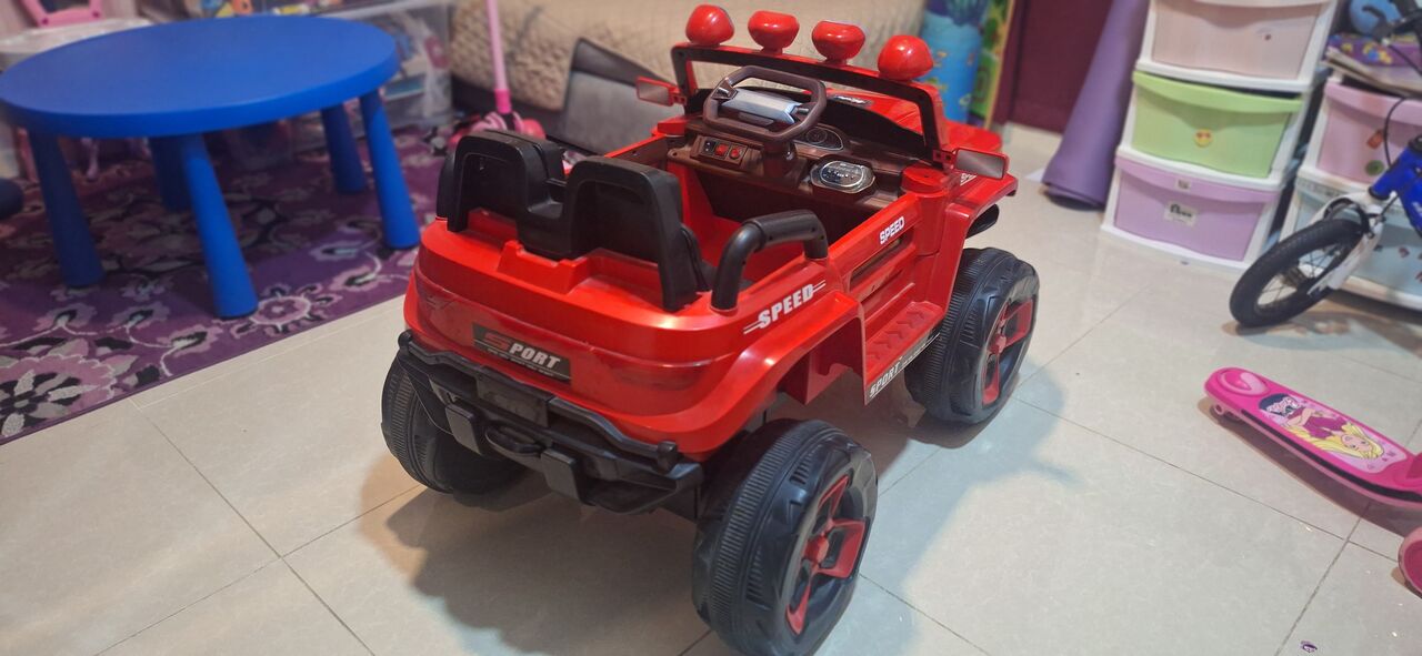 Al Rakah Al Janubiyah, Baby & Kid Stuff, SAR 200,  Kids ELECTRIC JEEP 2 Seater FOR SALE