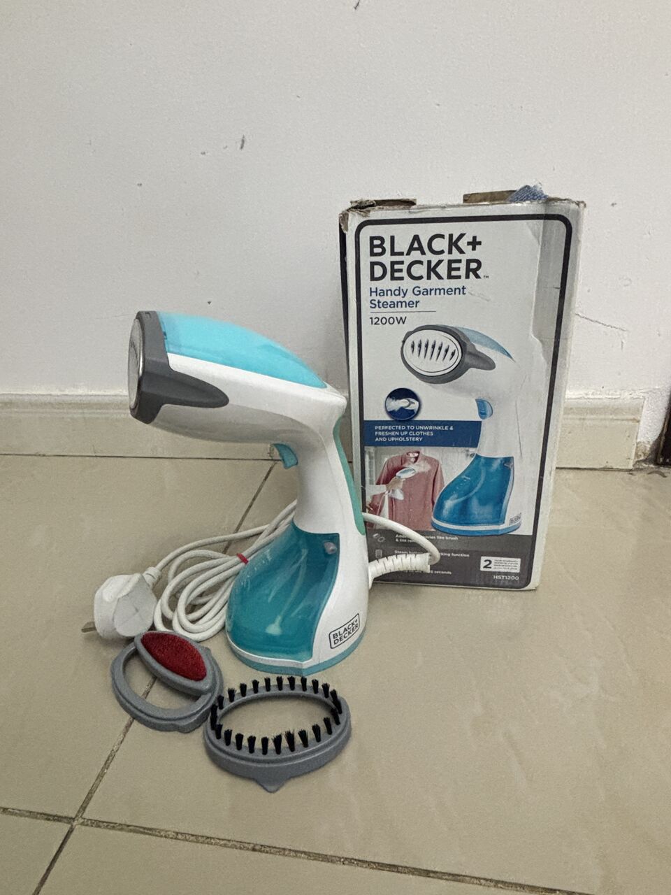Al Malaz, Appliances, SAR 80,  Black+ Decker Handy Garment Steamer