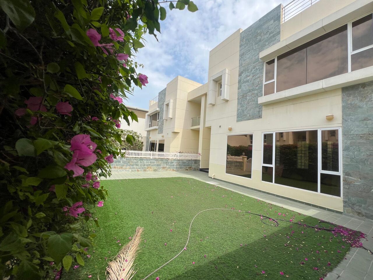 Janabiya, Villas, BHD 800,  4-BEDROOM SEMI-FURNISHED VILLA FOR RENT  In JANABIYA