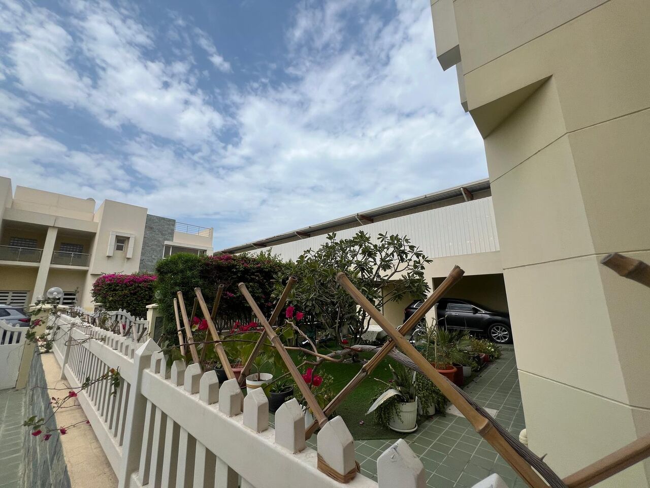 Janabiya, Villas, BHD 800,  4-BEDROOM SEMI-FURNISHED VILLA FOR RENT  In JANABIYA